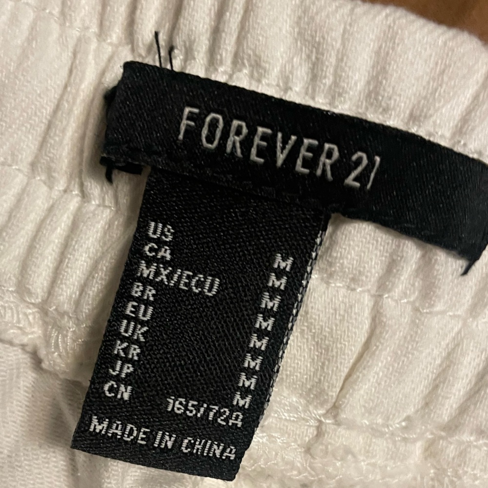 Forever 21 - Picture 6 of 9